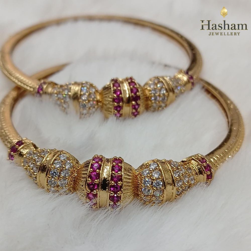 Stylish Gold Stone Bangles Set for Women